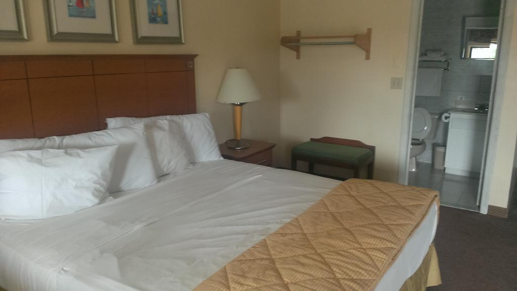 Naugatuck Motor Lodge 部屋 写真